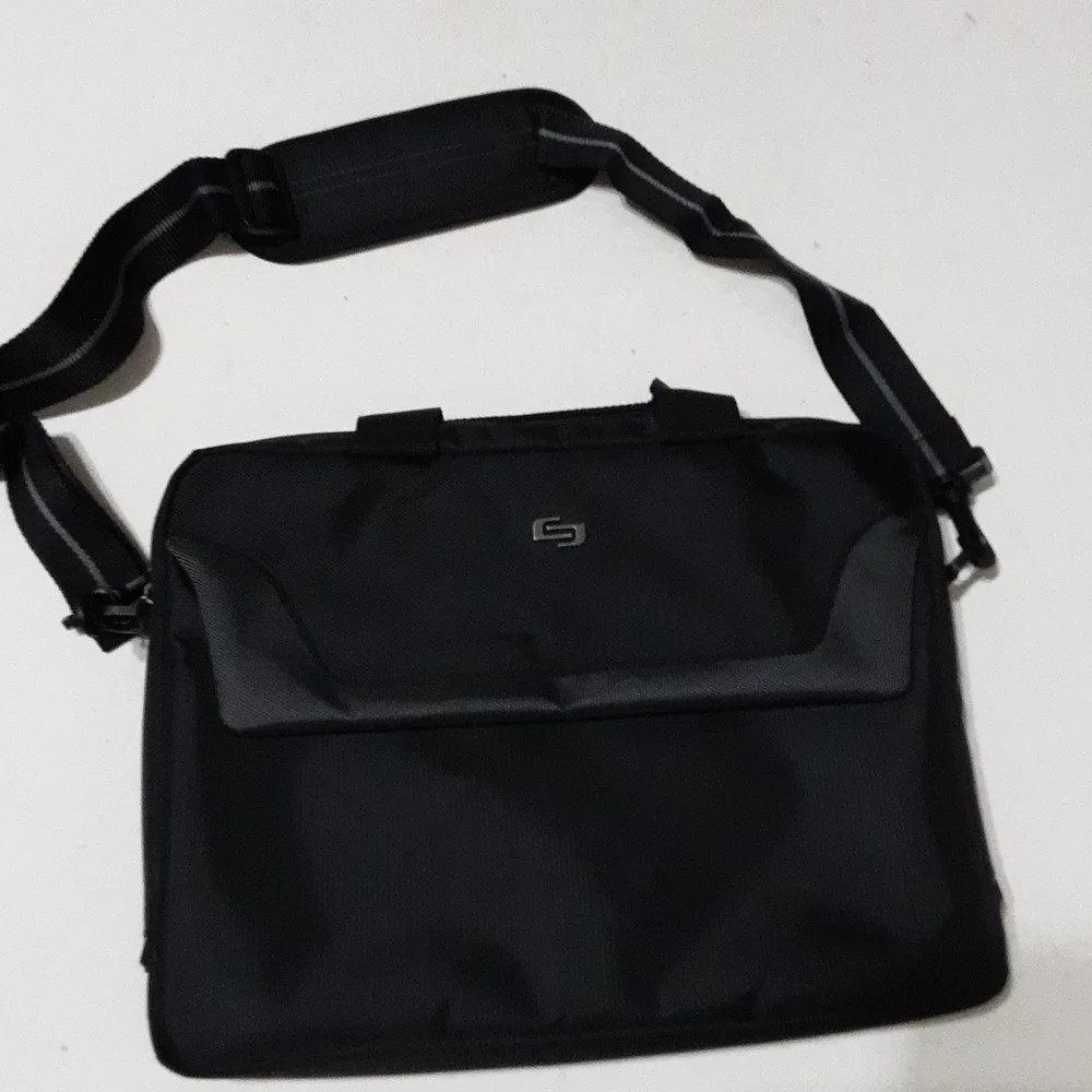 - Solo laptop bag unisex casual office